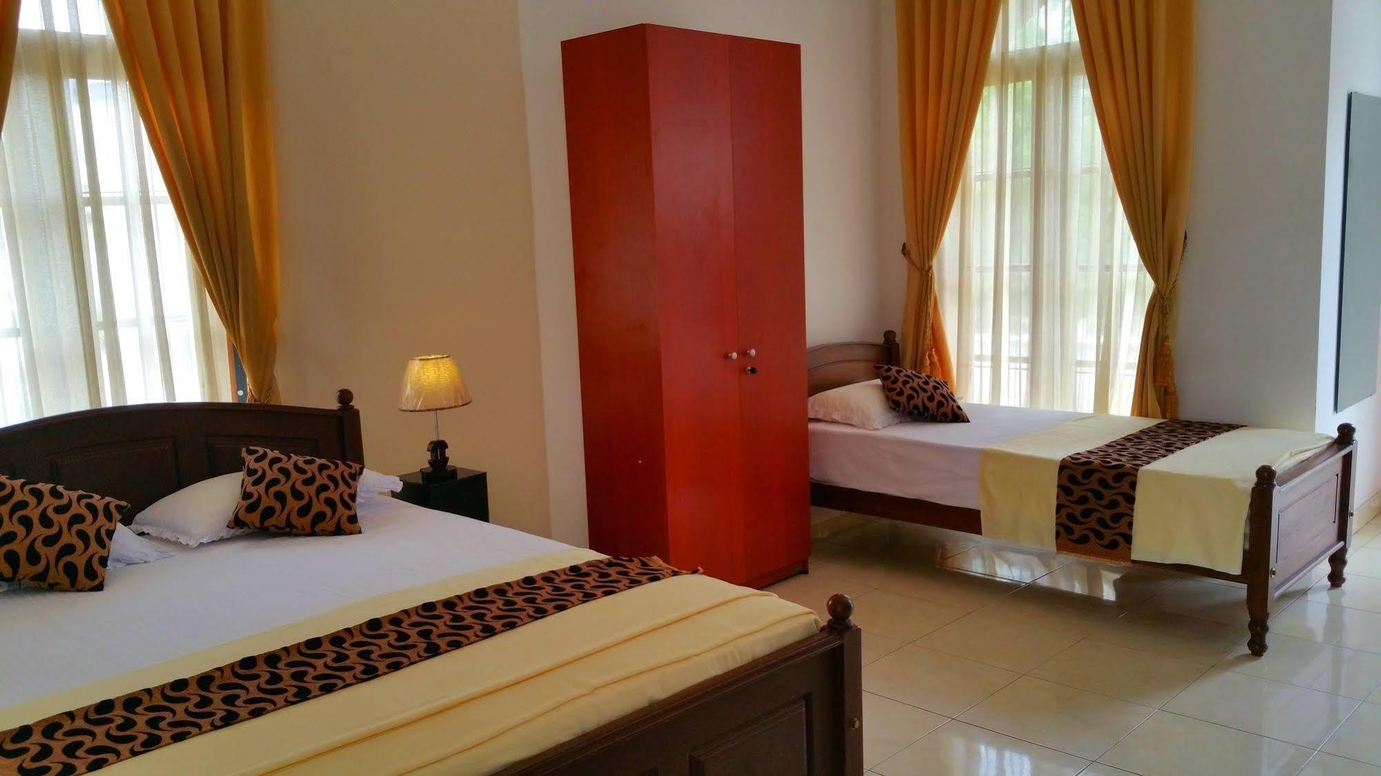 Holiday Fashion Inn Negombo Luaran gambar